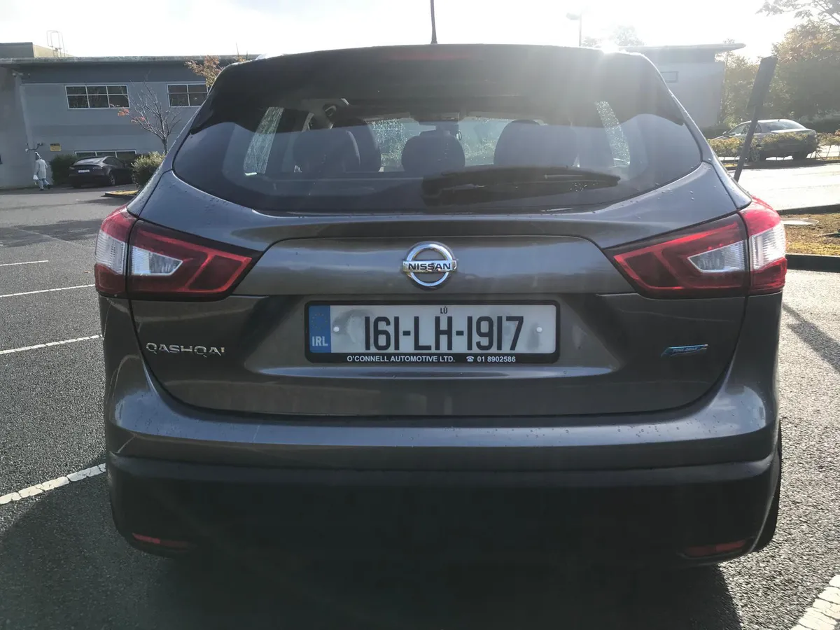 Nissan Qashqai Hatchback, Diesel, 2016, Grey