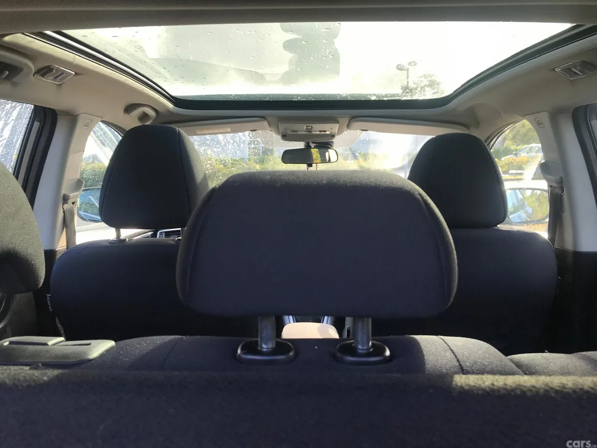 Nissan Qashqai Hatchback, Diesel, 2016, Grey