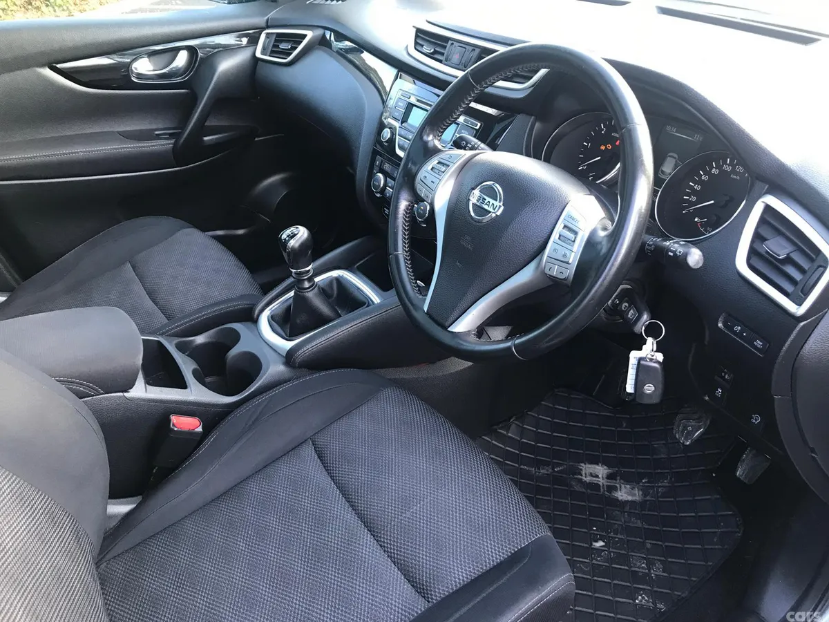 Nissan Qashqai Hatchback, Diesel, 2016, Grey