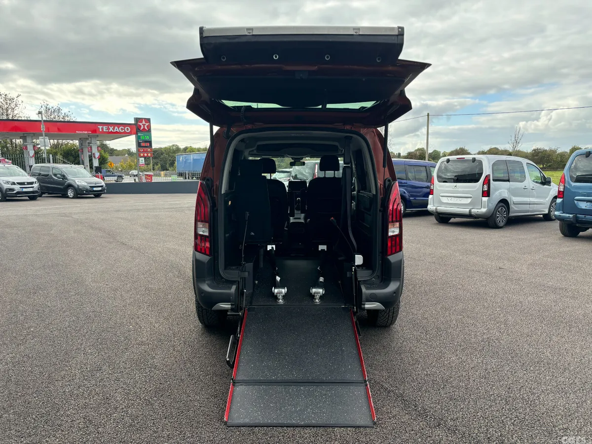 Peugeot Rifter MPV, Diesel, 2019, Gold