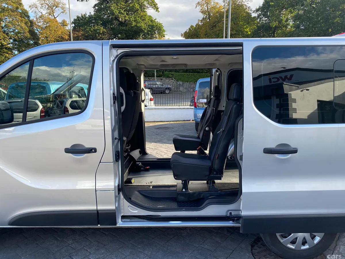 Renault Trafic MPV, Diesel, 2021, Silver