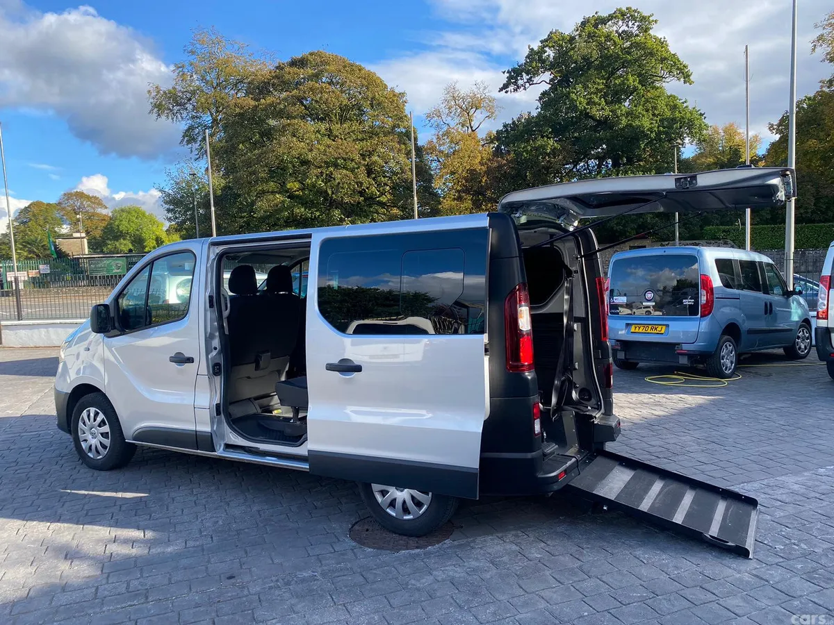 Renault Trafic MPV, Diesel, 2021, Silver