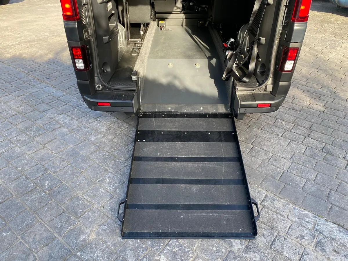 Renault Trafic MPV, Diesel, 2021, Silver