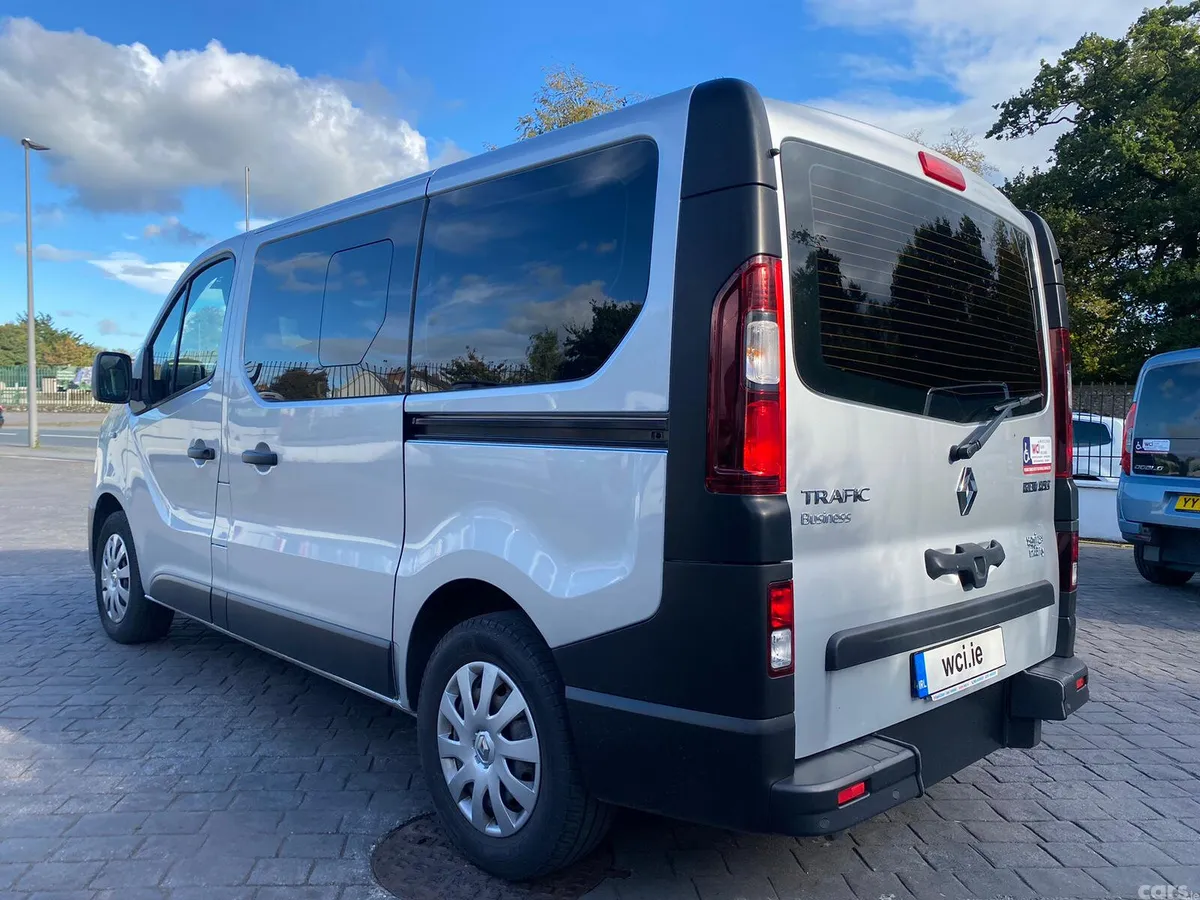 Renault Trafic MPV, Diesel, 2021, Silver