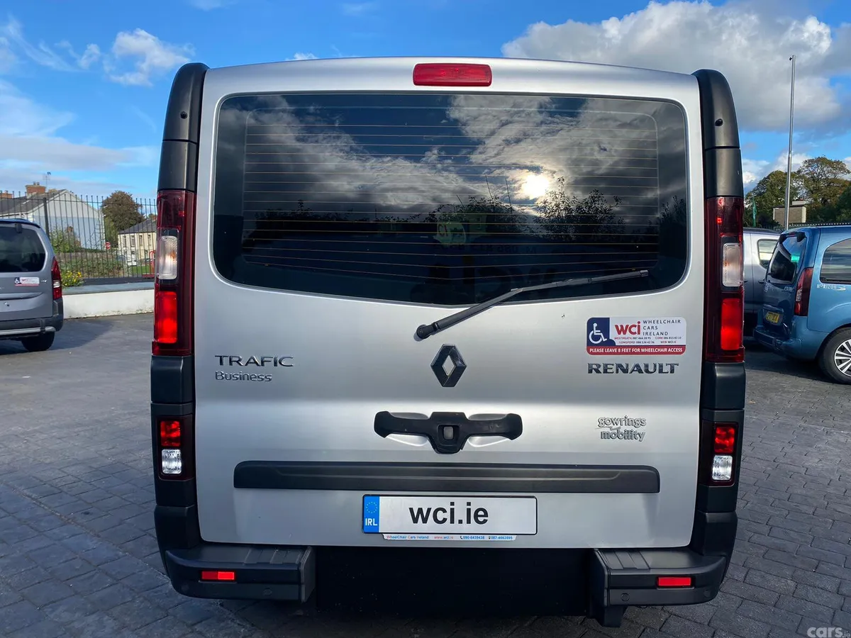 Renault Trafic MPV, Diesel, 2021, Silver