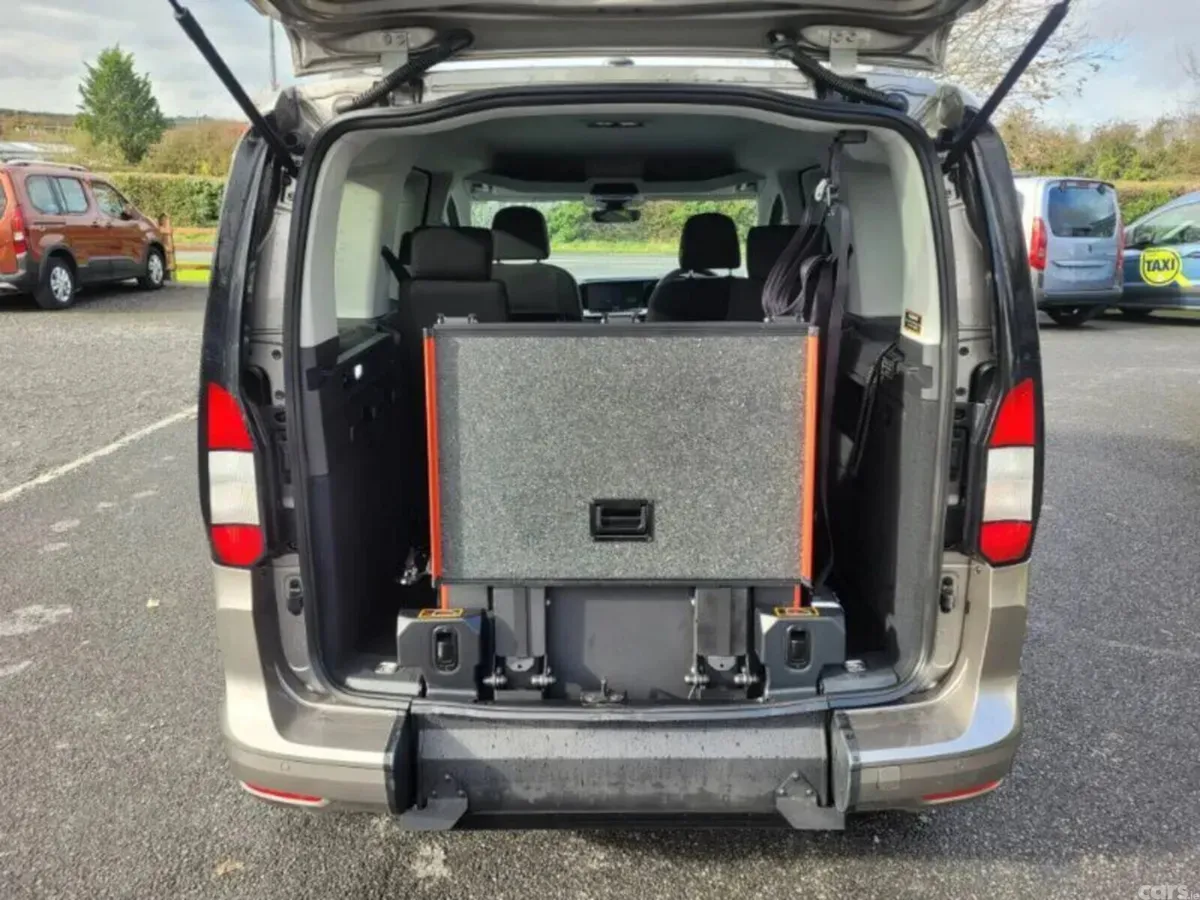 Ford Tourneo Connect MPV, Diesel, 2026, Silver