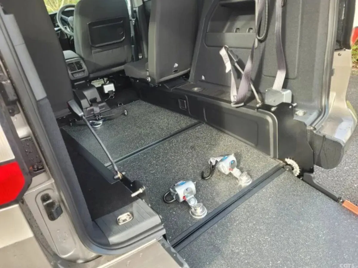 Ford Tourneo Connect MPV, Diesel, 2026, Silver