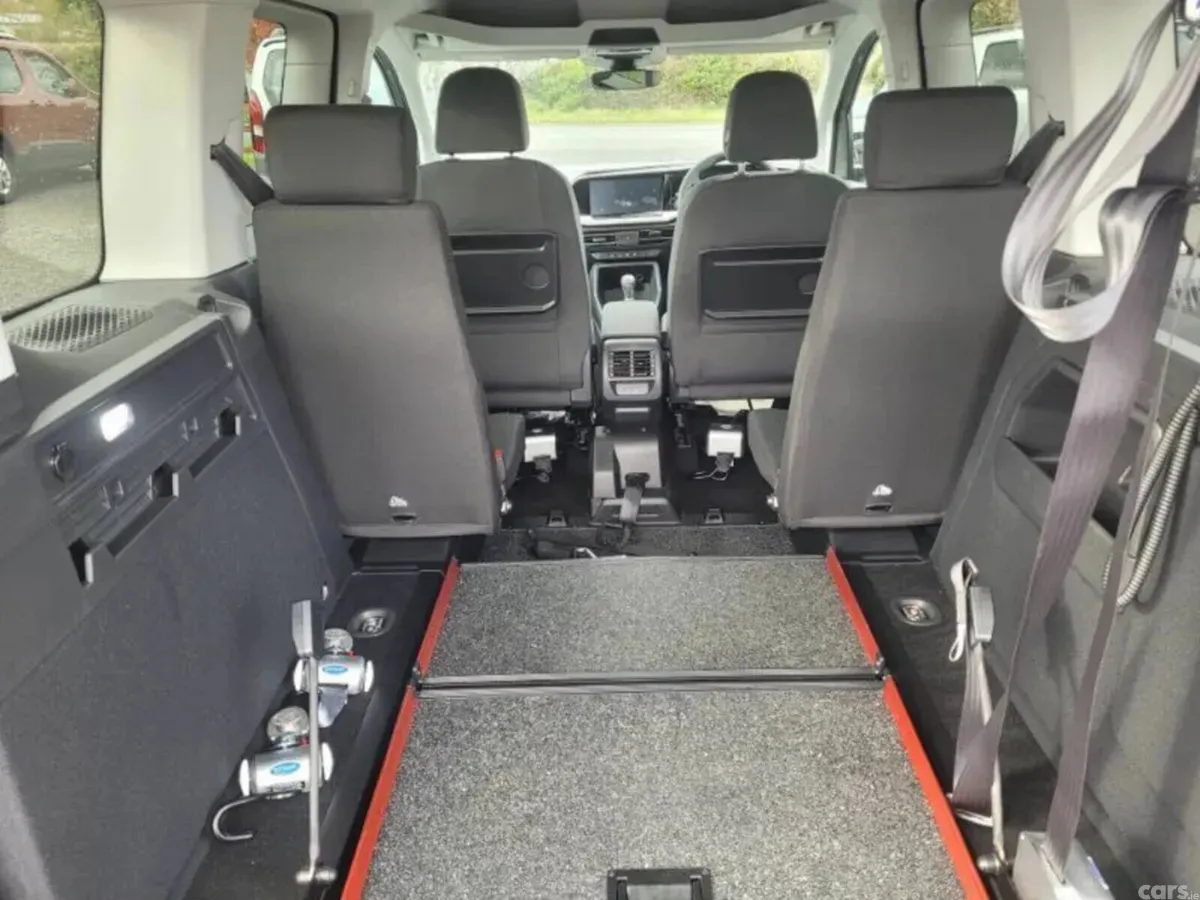 Ford Tourneo Connect MPV, Diesel, 2026, Silver