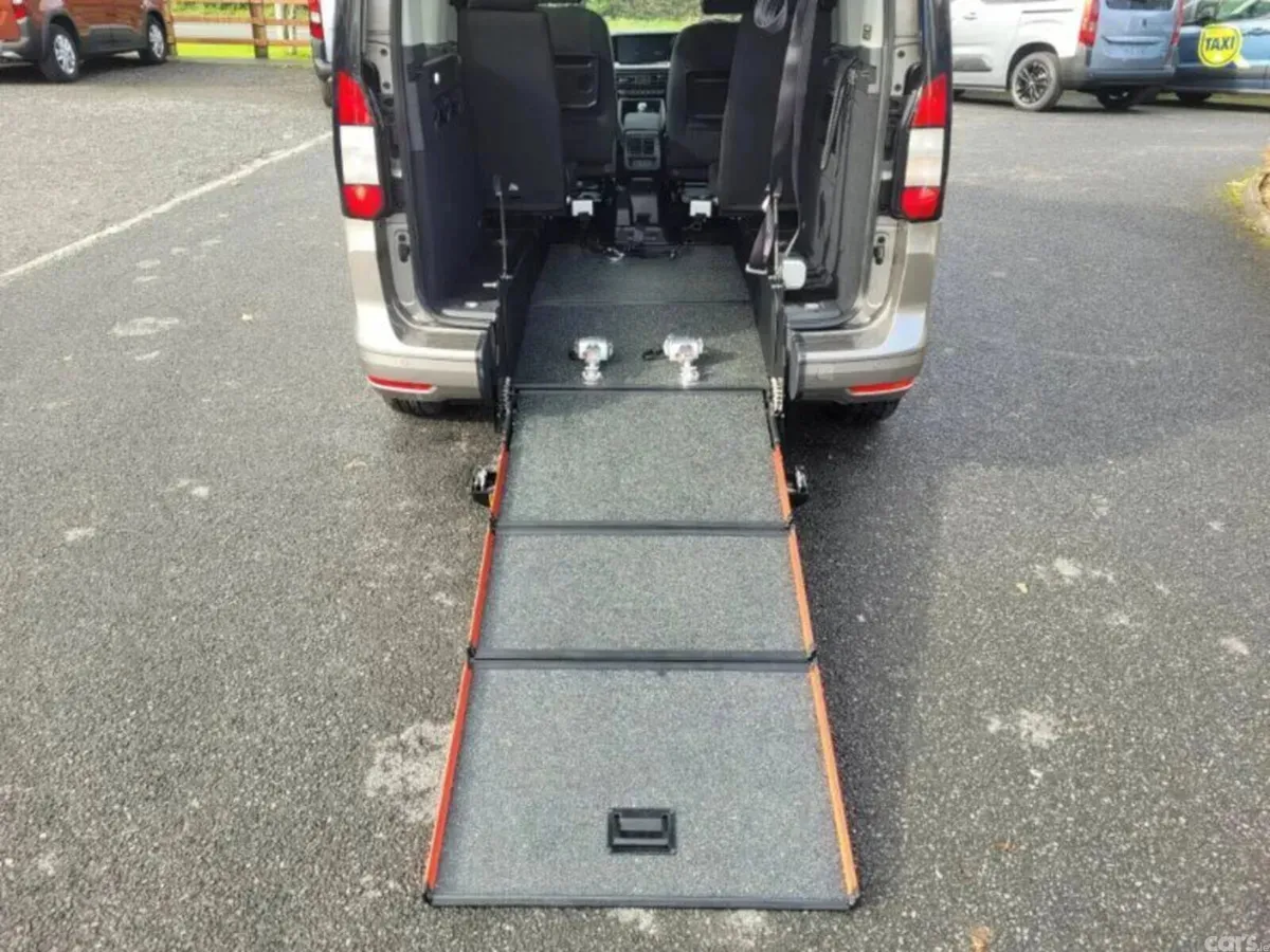 Ford Tourneo Connect MPV, Diesel, 2026, Silver