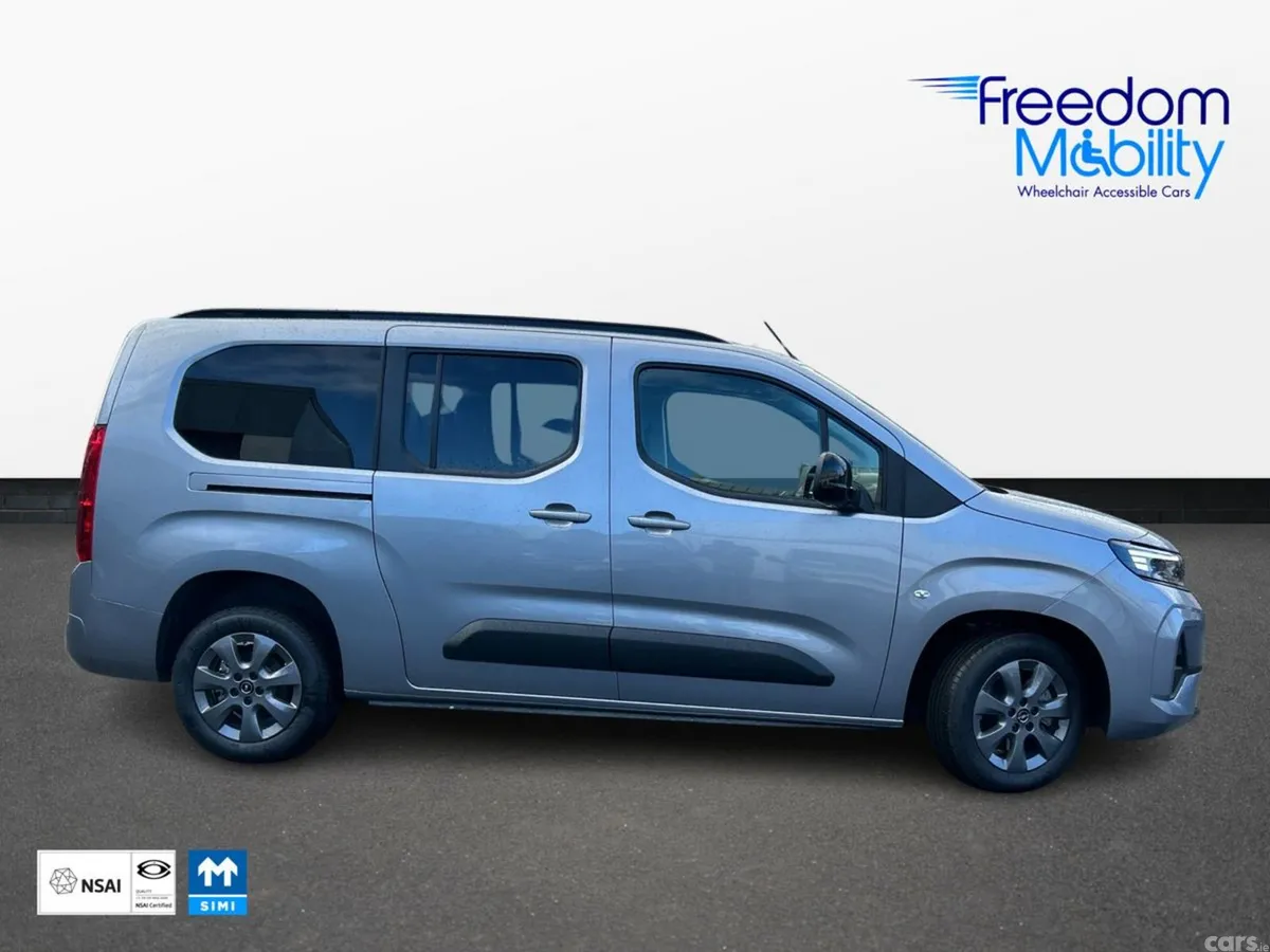 Opel Combo Wheelchair Accessible, Diesel, 2025, Green