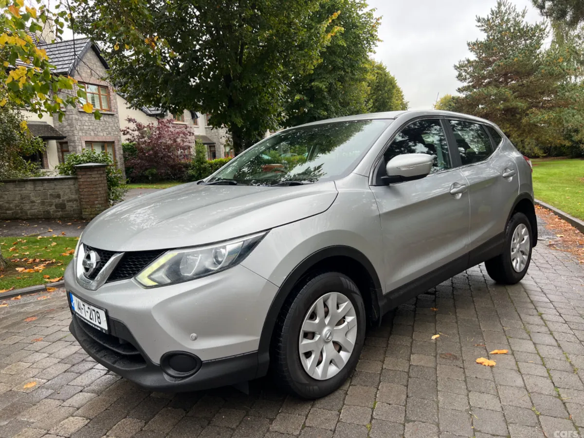 Nissan Qashqai Hatchback, Diesel, 2014, Silver