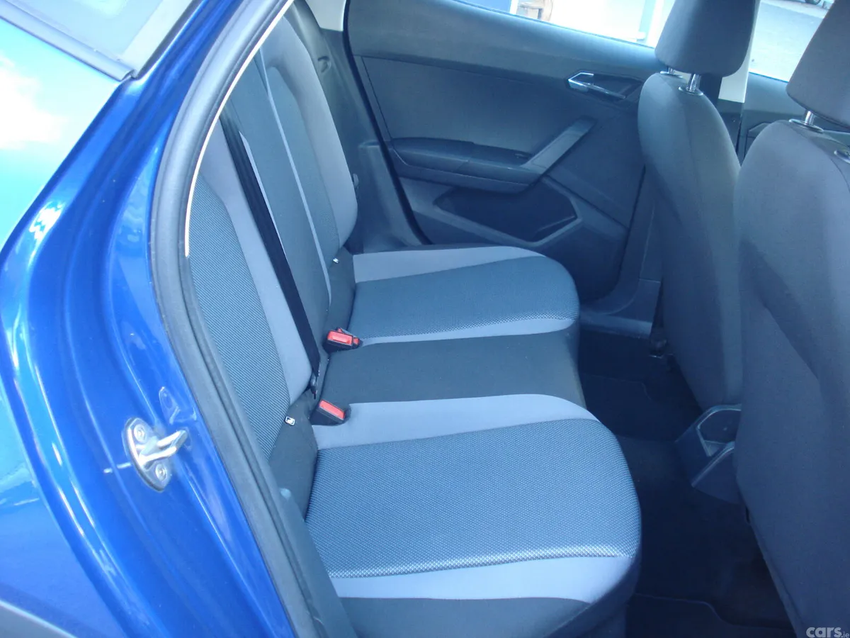 SEAT Arona SUV, Diesel, 2020, Blue