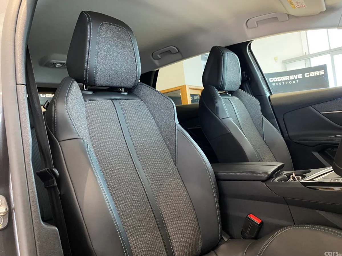 Peugeot 3008 SUV, Diesel, 2022, Grey