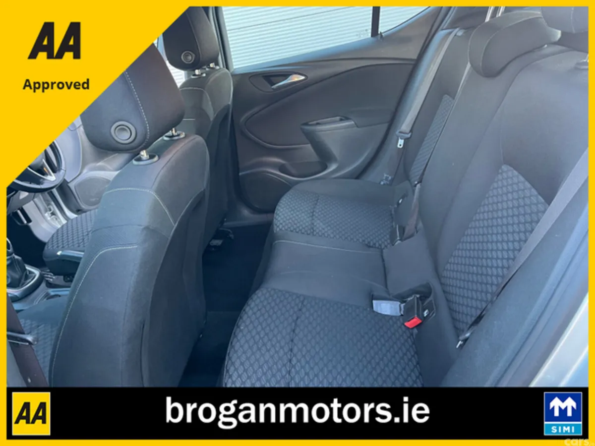 Vauxhall Astra Hatchback, Diesel, 2021, Silver