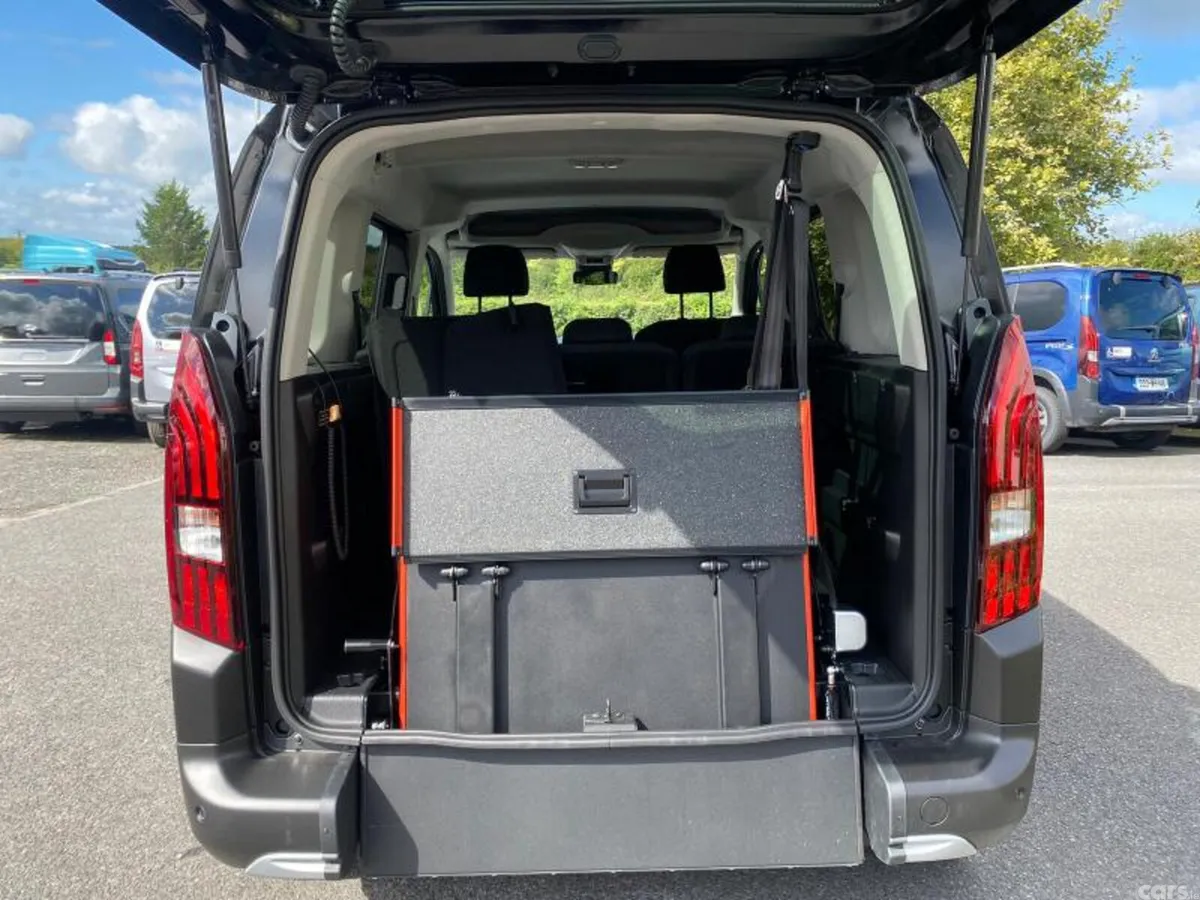 Peugeot Rifter MPV, Diesel, 2026, Black