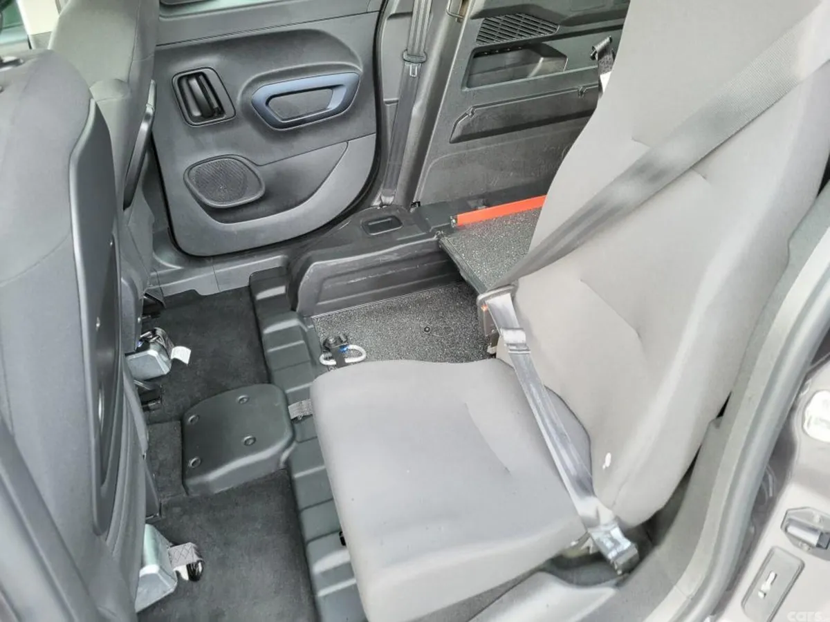 Peugeot Rifter MPV, Diesel, 2022, Grey