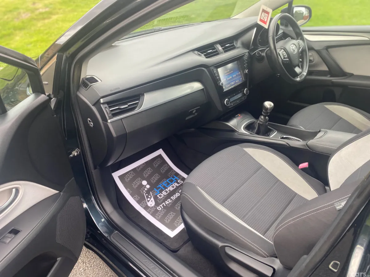 Toyota Avensis Saloon, Diesel, 2015, Grey