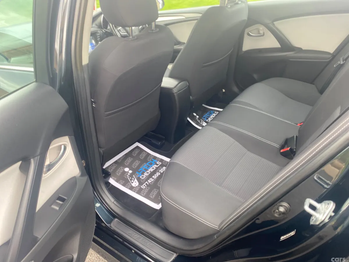Toyota Avensis Saloon, Diesel, 2015, Grey
