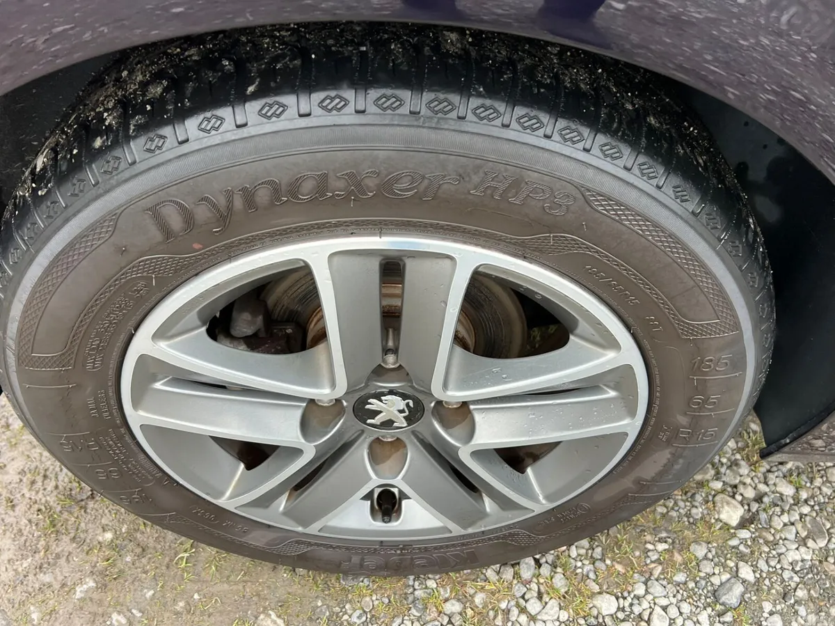 Peugeot 208 Hatchback, Petrol, 2018, Black