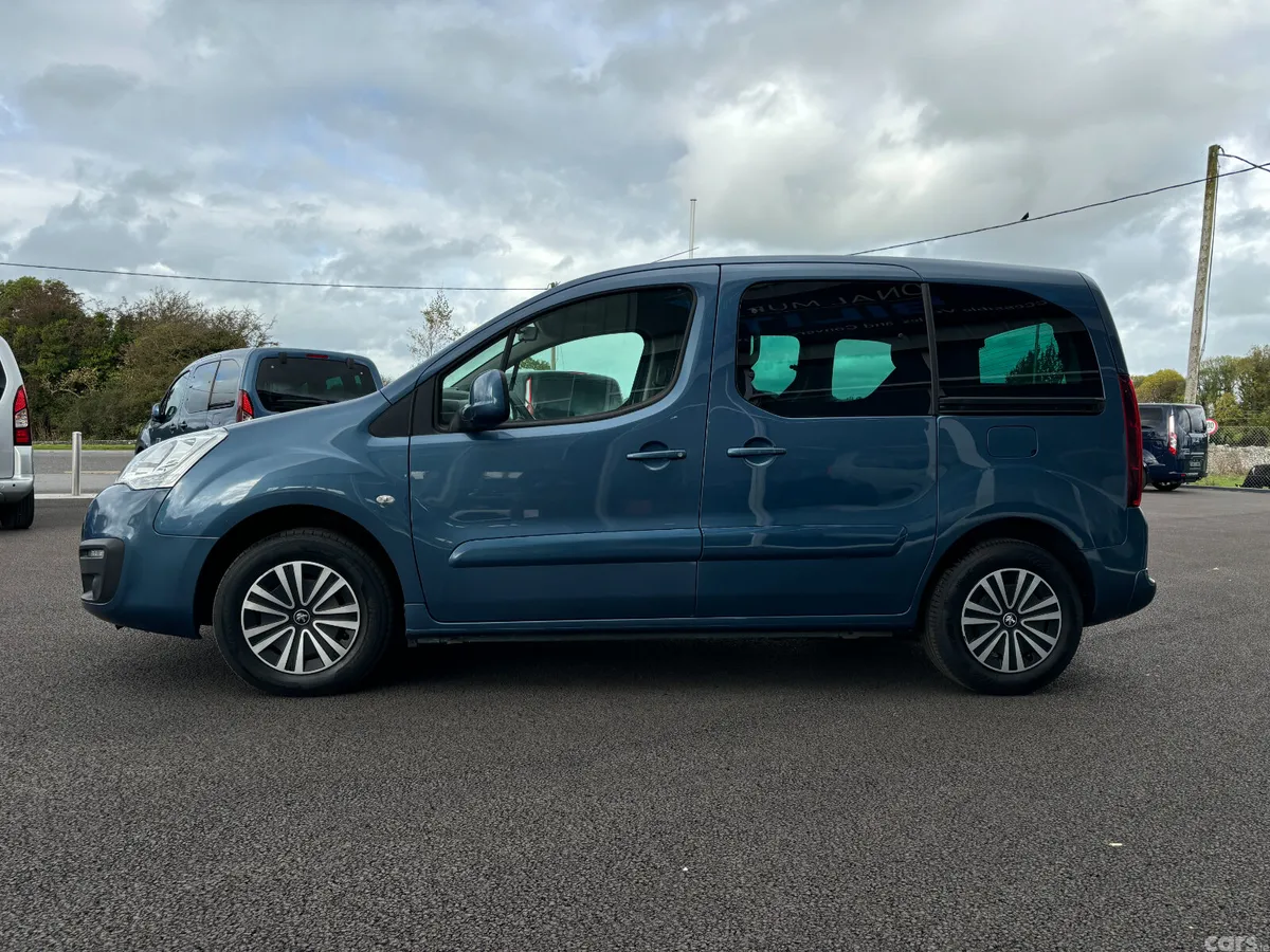 Other Other MPV, Diesel, 2018, Blue