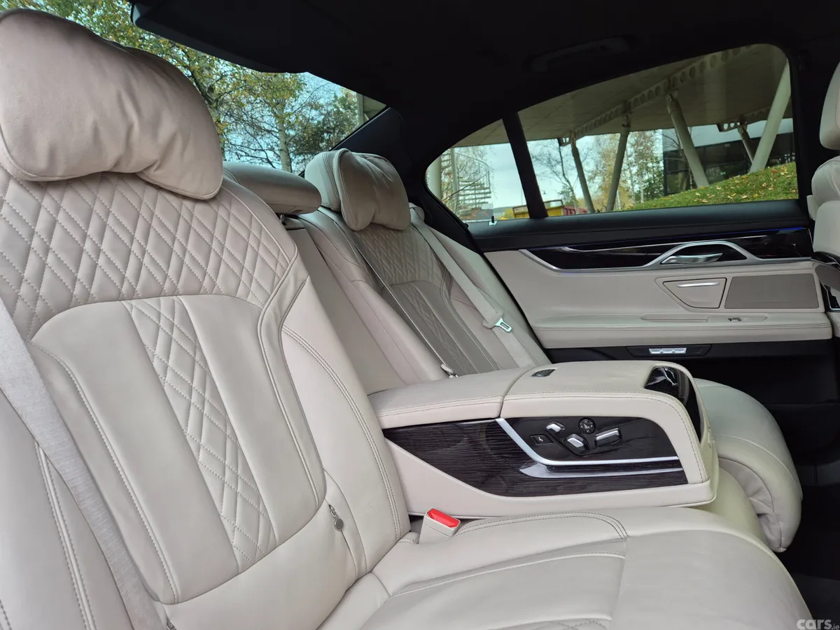 BMW 7-Series Saloon, Diesel, 2018, Black