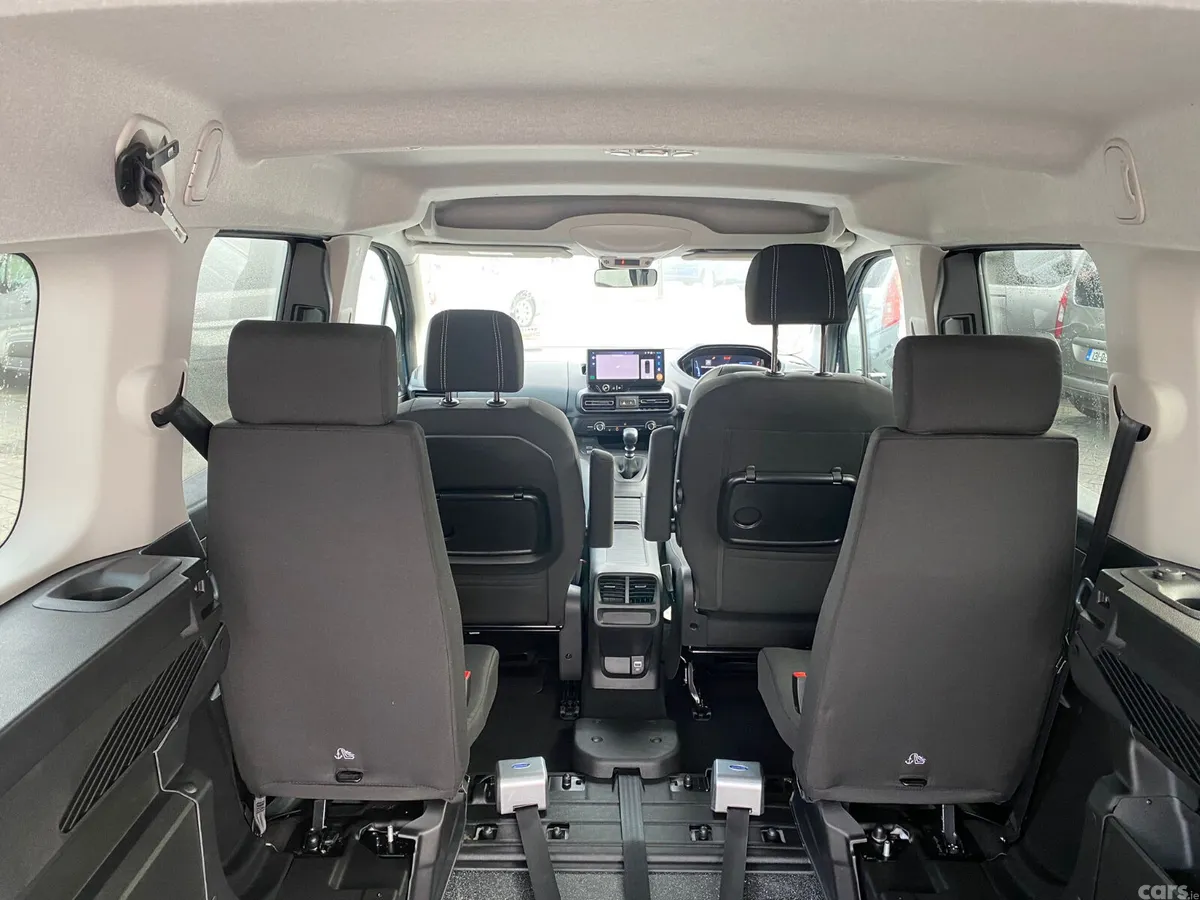 Peugeot Rifter MPV, Diesel, 2026, Blue