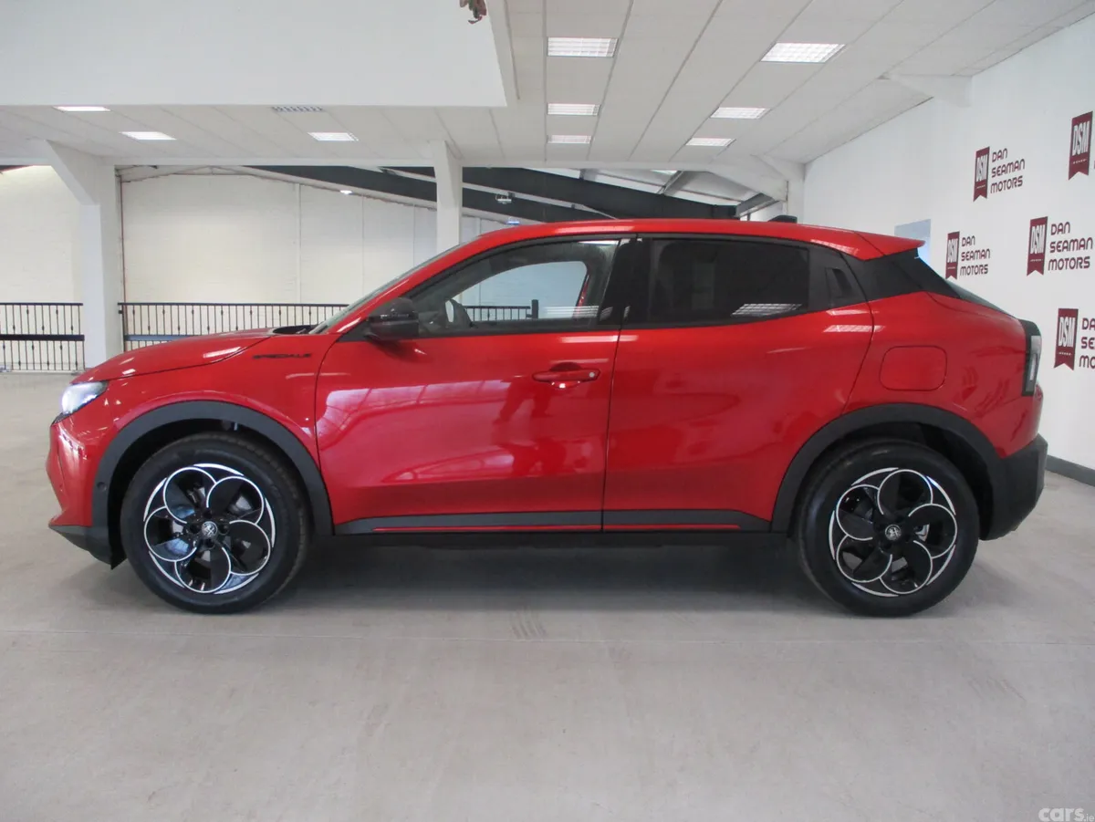 Alfa Romeo Junior SUV, Electric, 2026, Red