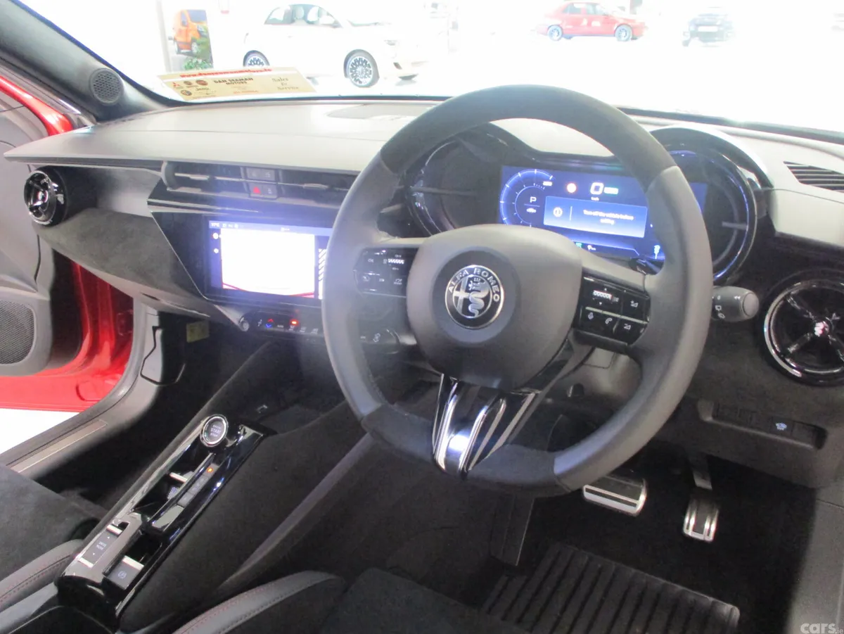Alfa Romeo Junior SUV, Electric, 2026, Red