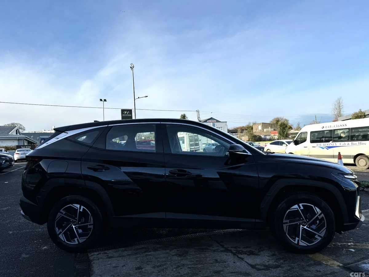 Hyundai Tucson SUV, Petrol Plug-in Hybrid, 2027, Black