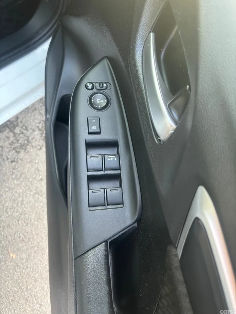 Honda Fit Hatchback, Petrol Hybrid, 2019, White