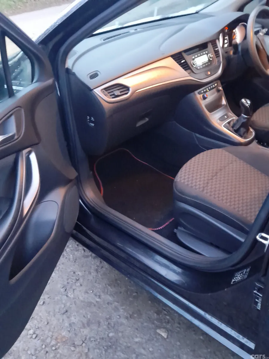 Opel Astra Hatchback, Petrol, 2016, Black