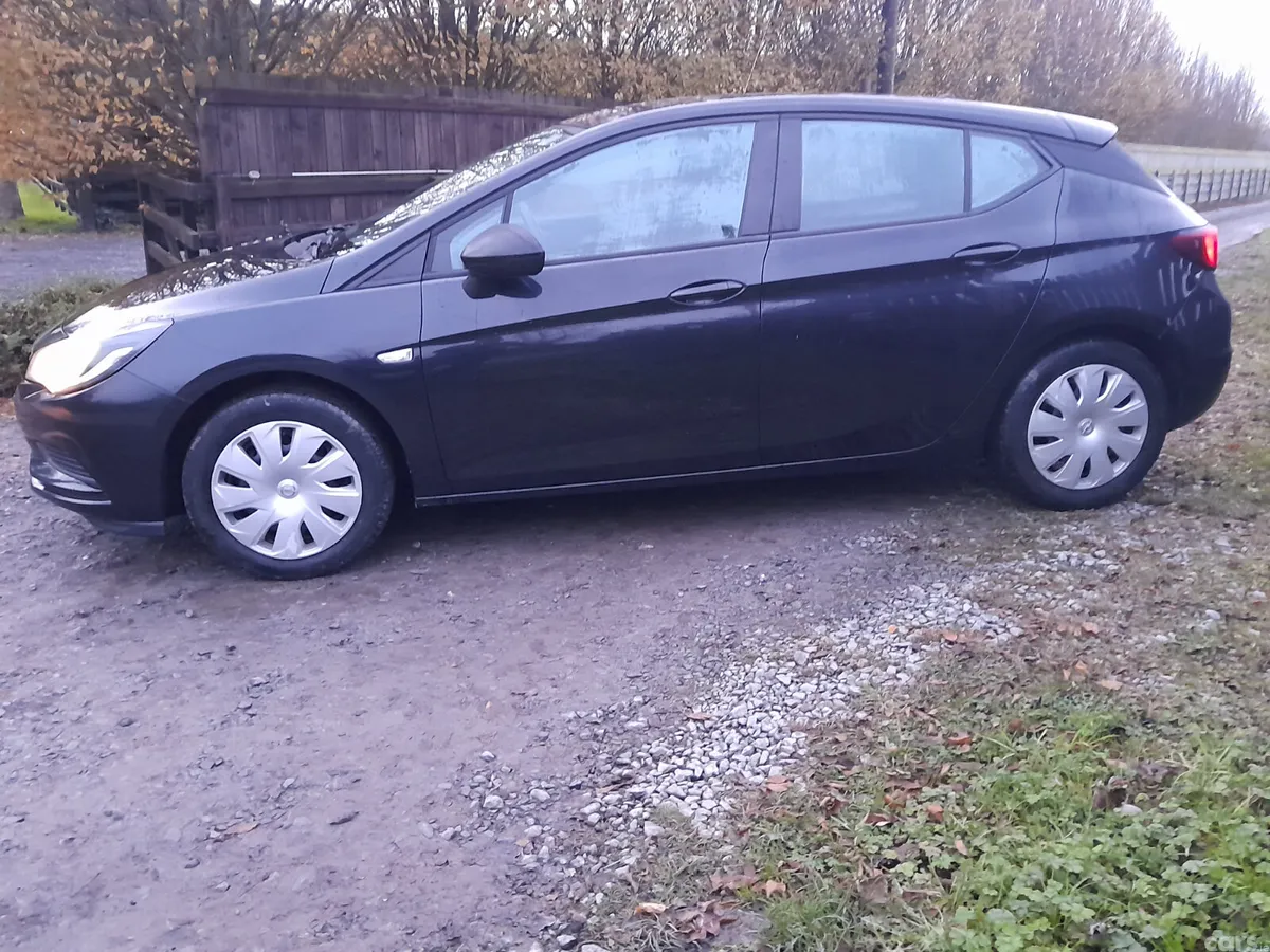 Opel Astra Hatchback, Petrol, 2016, Black