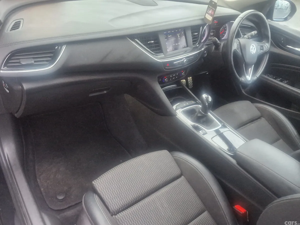 Vauxhall Insignia Hatchback, Diesel, 2019, Black