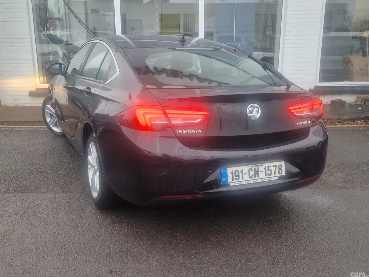 Vauxhall Insignia Hatchback, Diesel, 2019, Black