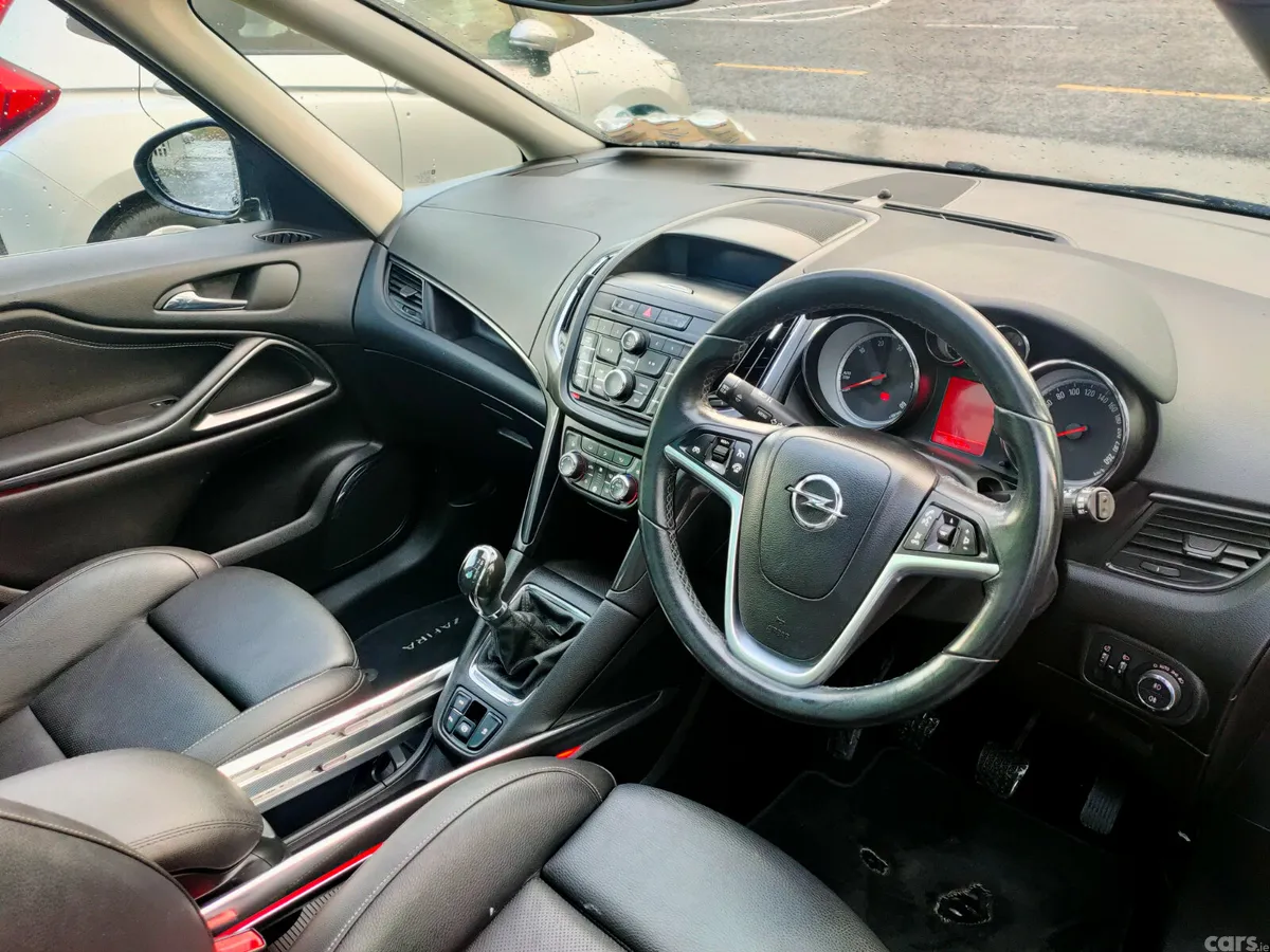 Opel Zafira MPV, Diesel, 2015, Brown