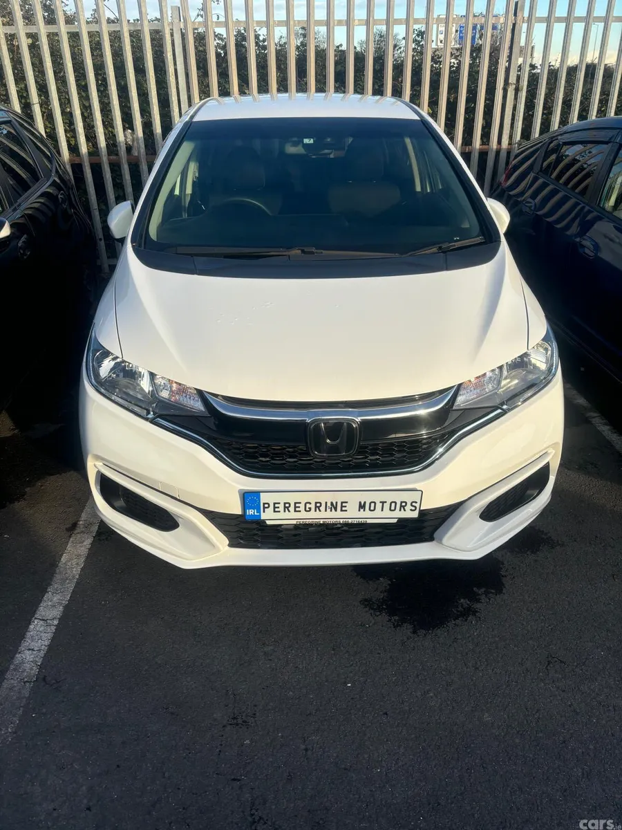 Honda Fit Hatchback, Petrol Hybrid, 2019, White