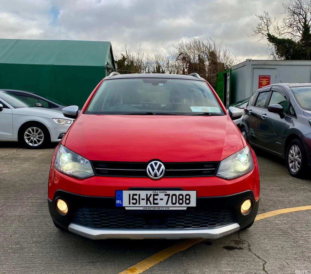 Volkswagen Polo Hatchback, Petrol, 2015, Red