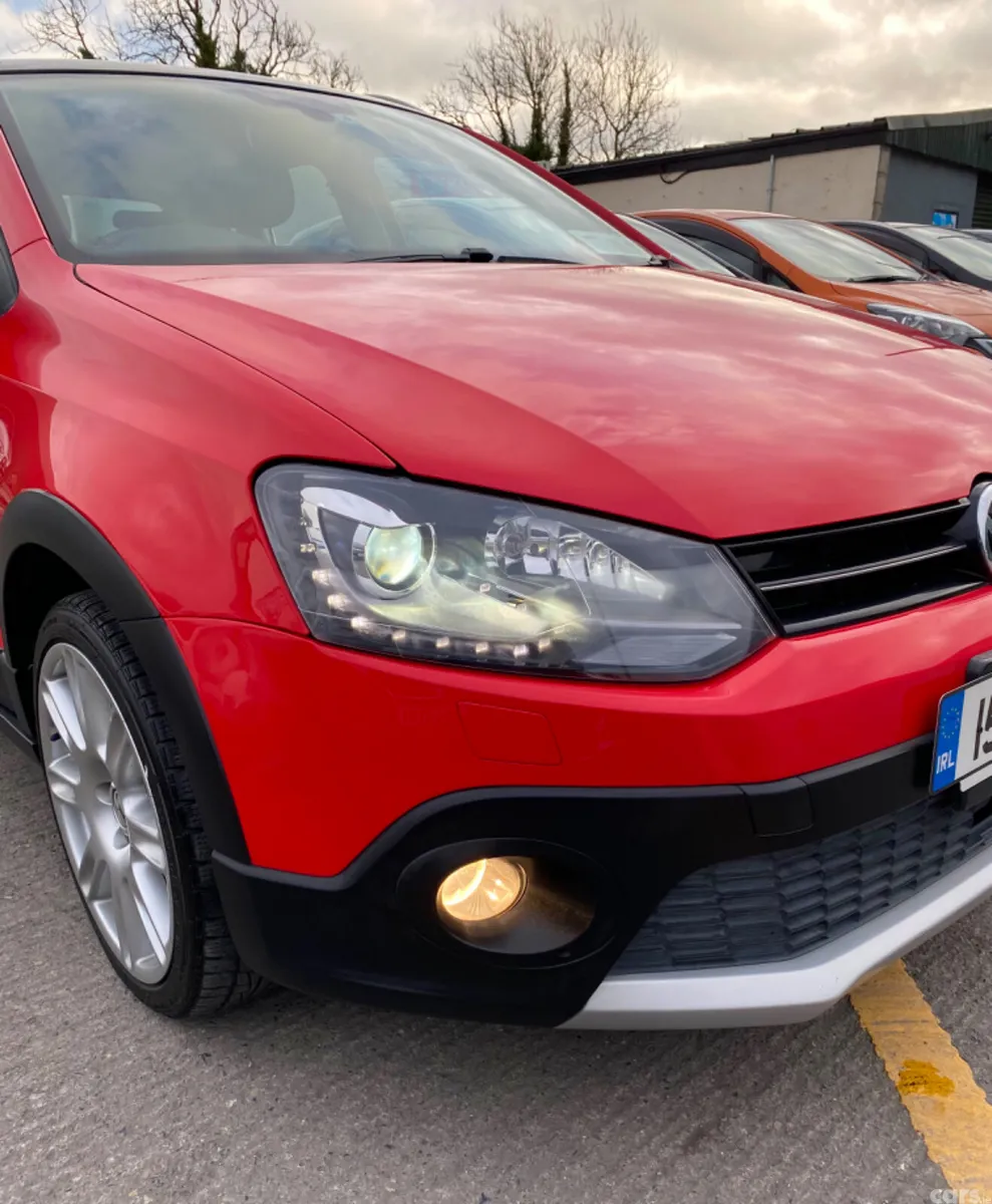 Volkswagen Polo Hatchback, Petrol, 2015, Red