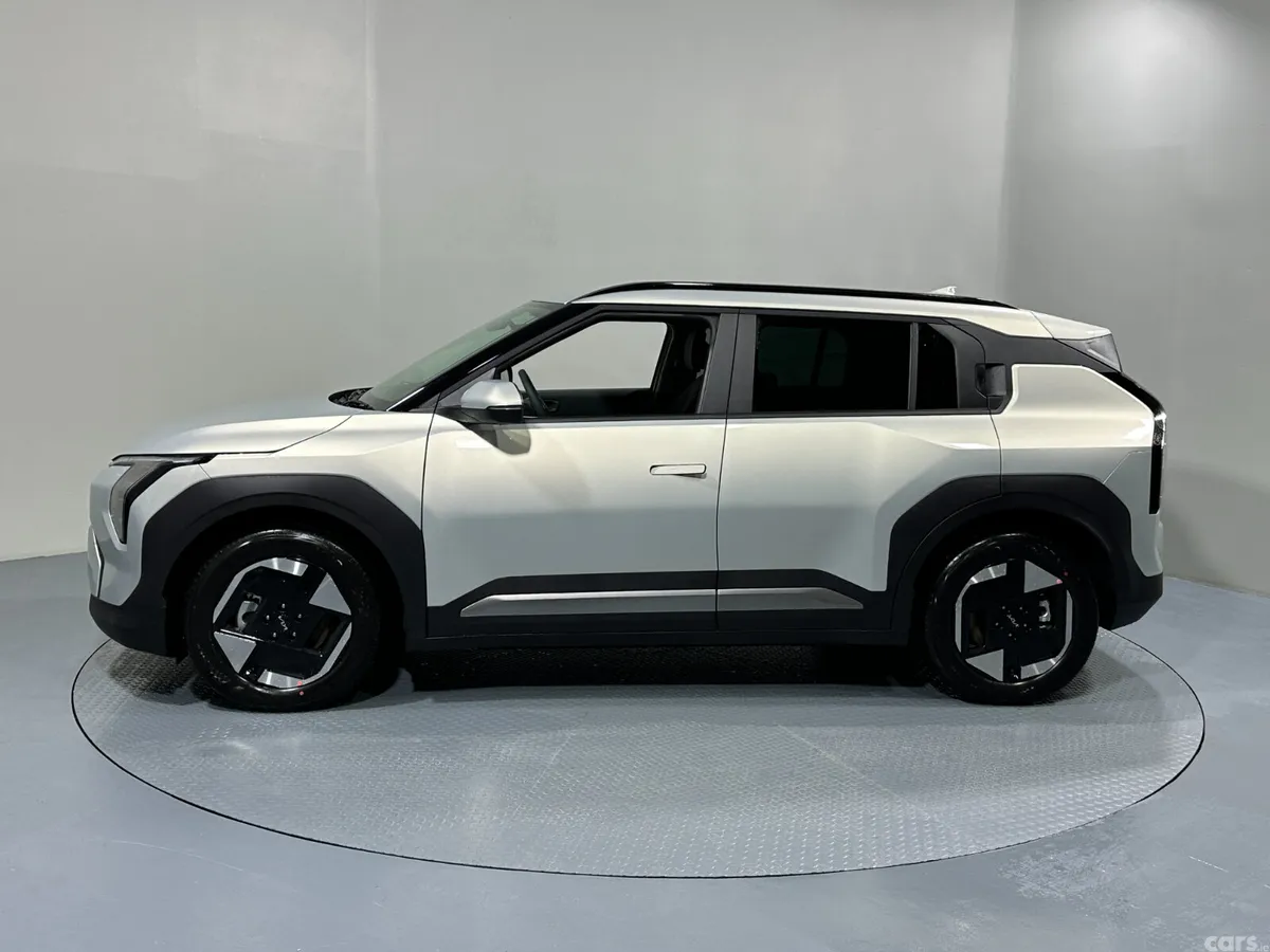 Kia EV3 MPV, Electric, 2026, Silver