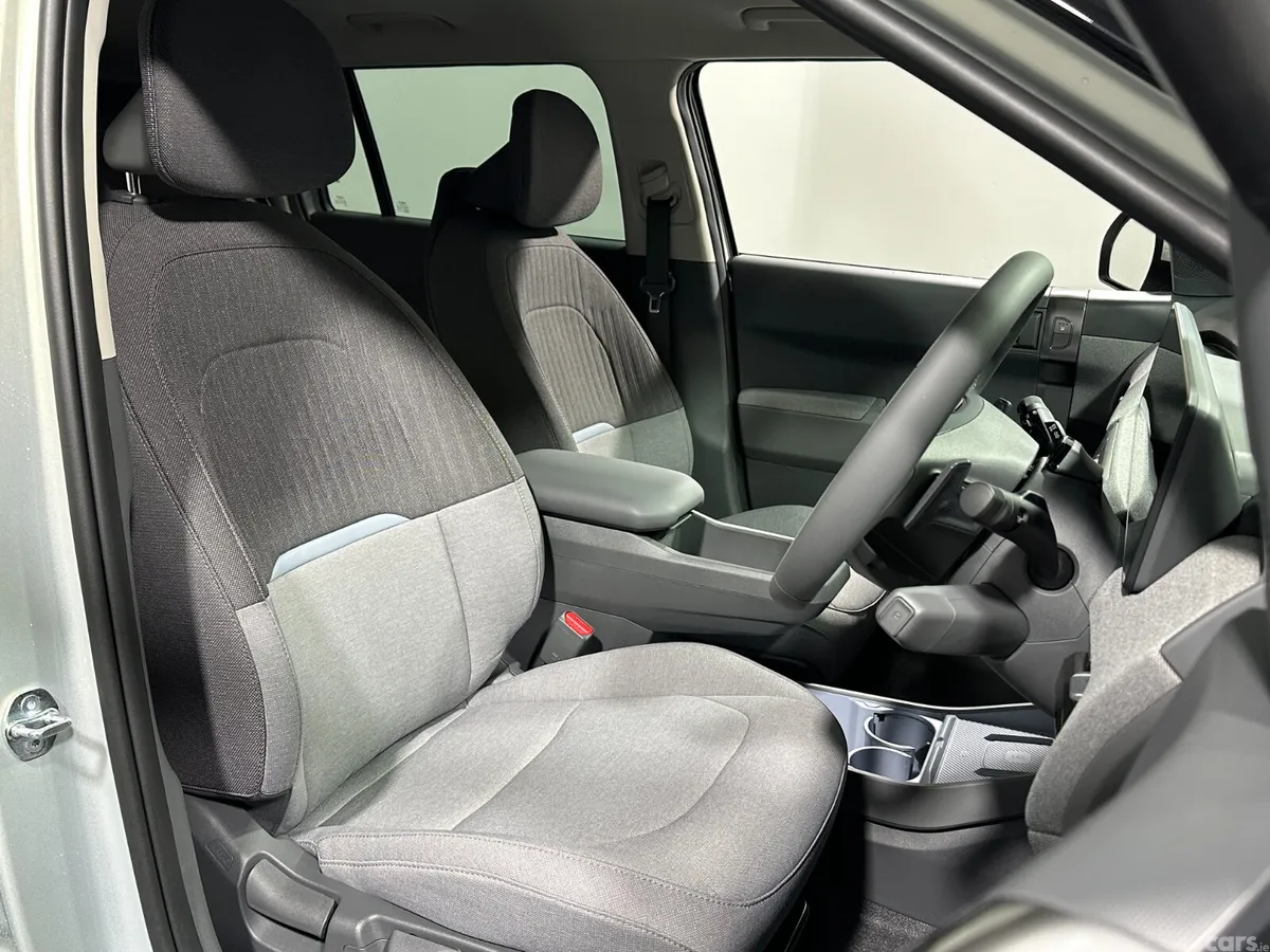 Kia EV3 MPV, Electric, 2026, Silver