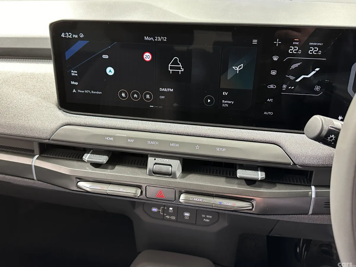 Kia EV3 MPV, Electric, 2026, Silver