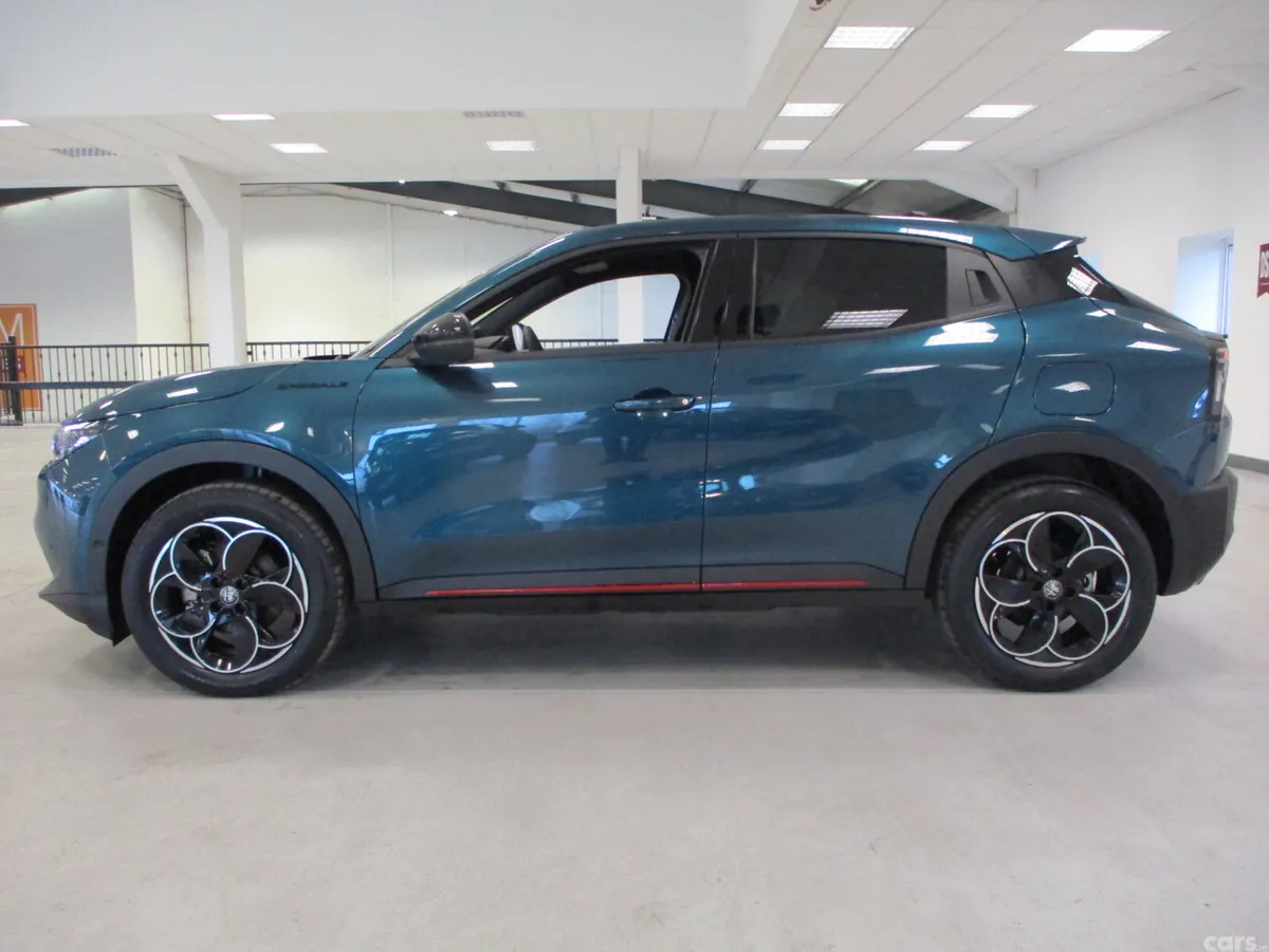 Alfa Romeo Junior SUV, Electric, 2026, Blue