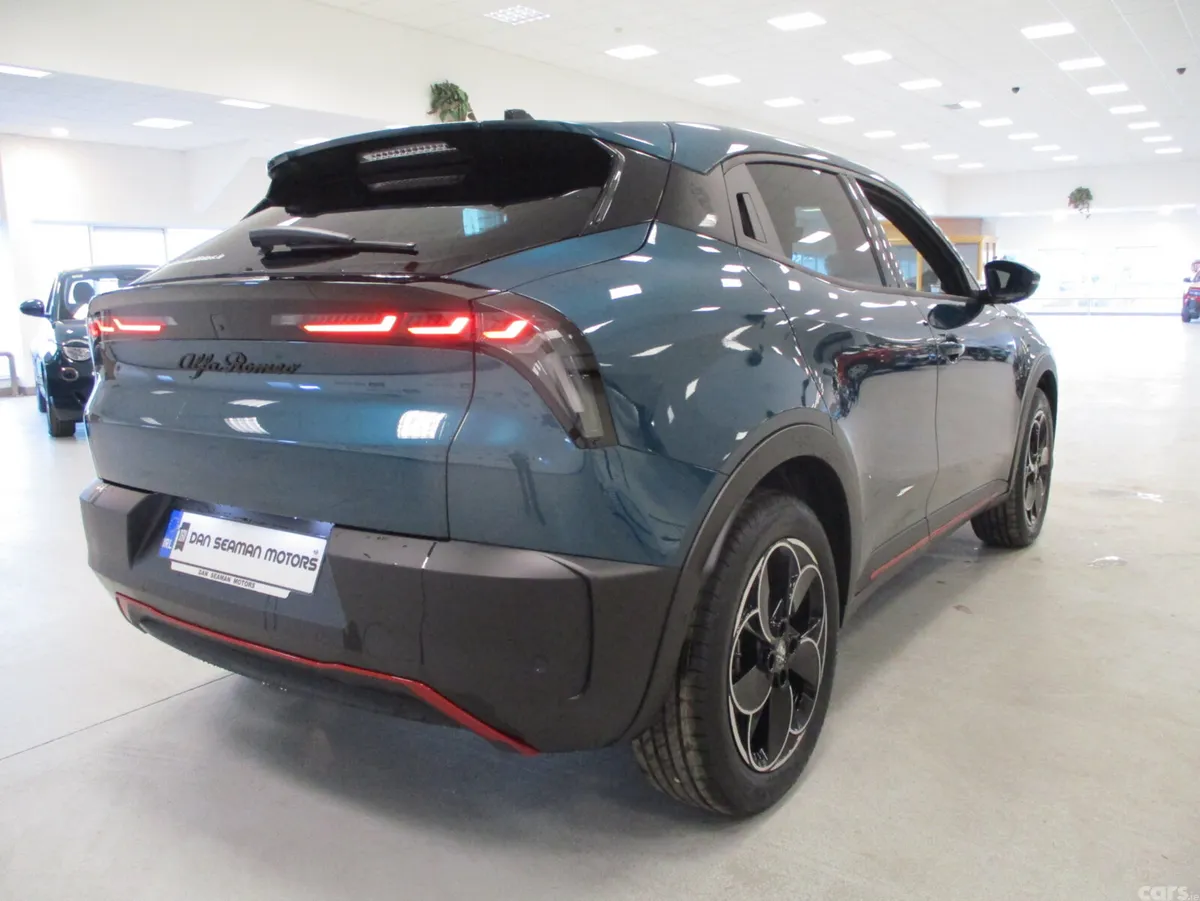 Alfa Romeo Junior SUV, Electric, 2026, Blue