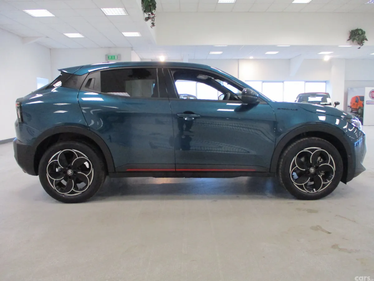 Alfa Romeo Junior SUV, Electric, 2026, Blue