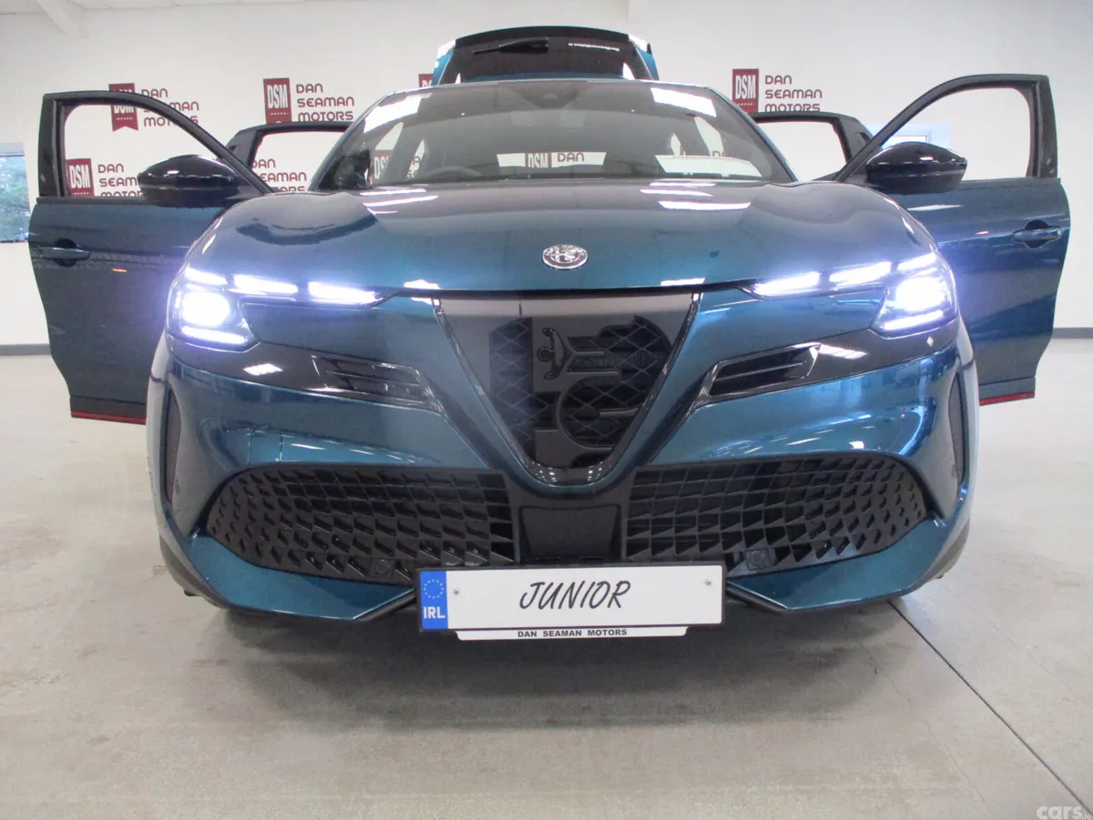 Alfa Romeo Junior SUV, Electric, 2026, Blue