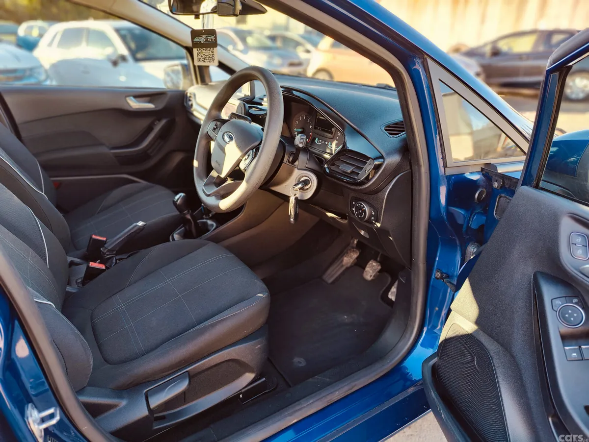 Ford Fiesta Hatchback, Petrol, 2018, Blue
