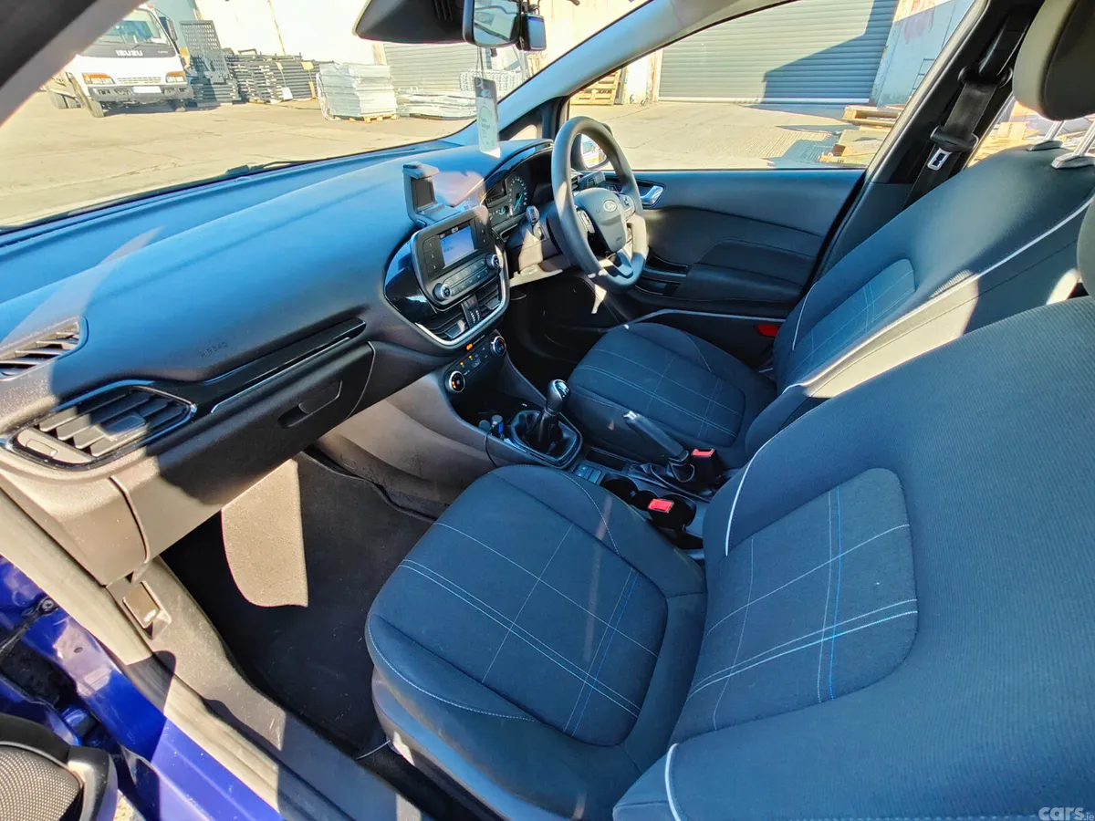 Ford Fiesta Hatchback, Petrol, 2018, Blue