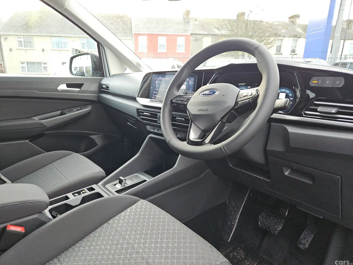 Ford Tourneo Connect MPV, Diesel, 2025, Yellow