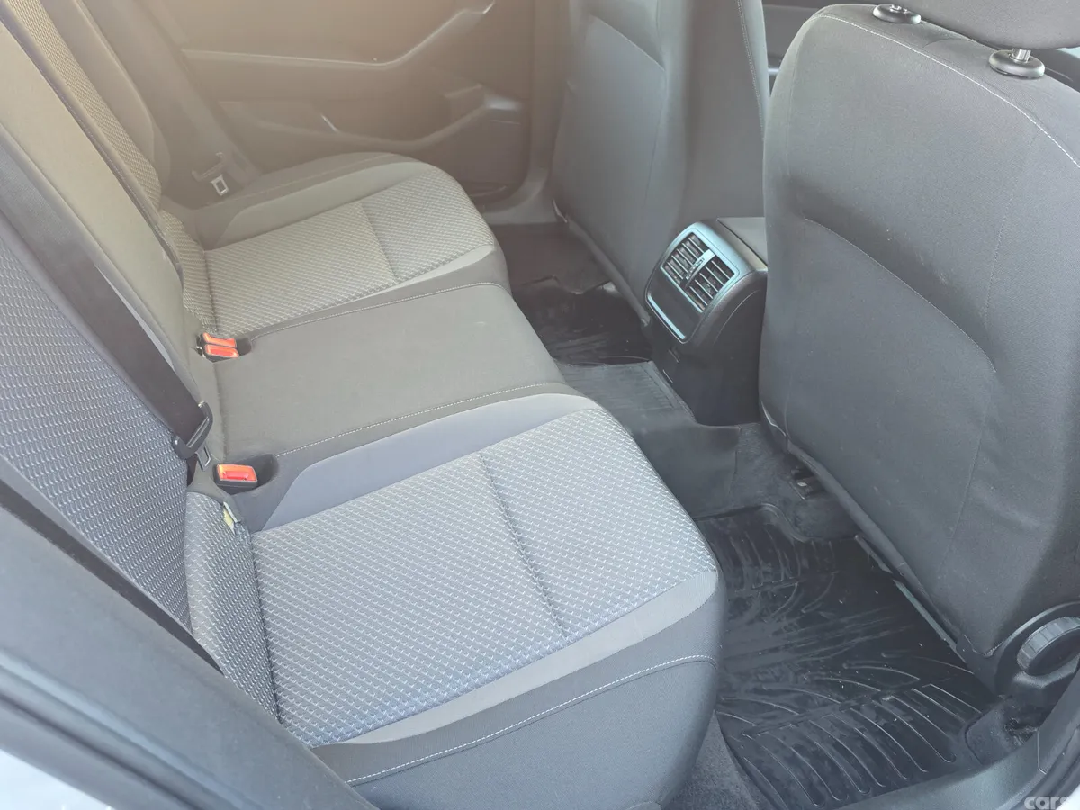 Volkswagen Passat Saloon, Petrol, 2019, Silver