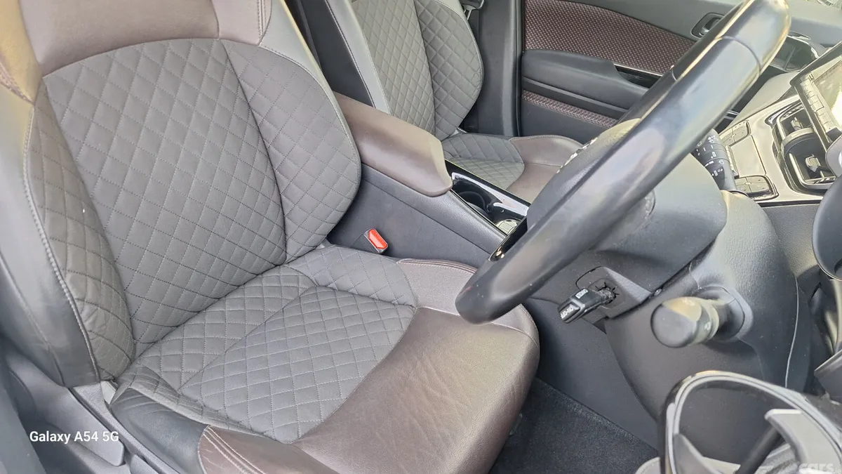 Toyota C-HR SUV, Petrol Hybrid, 2018, White